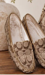 Coach Sheila Signature C Loafers 7.5 Preppy Quiet Luxury Cottagecore Workwear Photo 0