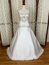 Spectacular Vintage Y2K Dere Kiang Heavily Beaded Wedding Gown Photo 0