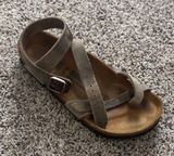 Brown Size 7 Photo 0