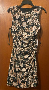 Premier Amour Floral Draped Sleeveless Dress in Black and Cream. Size 6 Photo 0