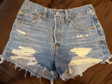 Levi's blue denim shorts with frayed hem Photo 0