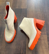 Sorel Women's Brex Orange Heel Lug Sole Chelsea Boots Size 9 Photo 0