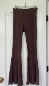 Aeire Flared Leggings Photo 0