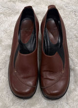 Dansko brown leather slip-on comfort shoes or clogs Woman's Size 37‎ or 6.5 - 7 Photo 0