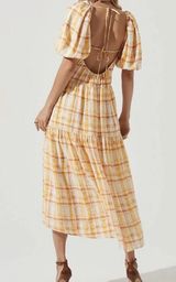 astr the label Ilana Dress Yellow Plaid M Open back Boho Puff Sleeve Pockets Photo 0