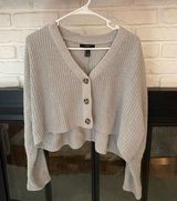 Forever 21 Sweater Cropped Photo 0