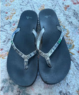 Sanuk‎ Yoga Mat Black Geometric Tribal Print Flip Flops Womens Size 10 Sandals Photo 0