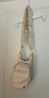 Tan Crossbody purse White Photo 0