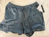 Shorts Photo 0