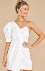 White Dress Photo 0