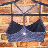 Lululemon Athletica Le Tigre Camo Deep Coal Multi Lululemon Flow Y Bra Women's 4 Photo 0