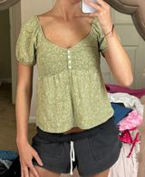Green Top Photo 0