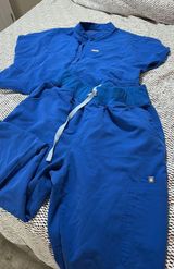 FIGS Scrubs Set Photo 0