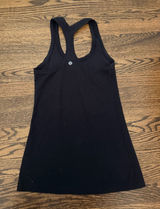 black lululemon tank Photo 0