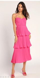 Pink tiered midi dress Photo 0