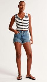 Abercrombie High-Rise 4" Mom Shorts Photo 0