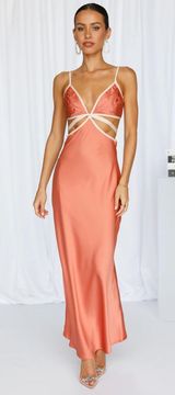 Dress Photo 0