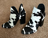 Steve Madden Cow Calf Hair Leather Ankle Boots Women 7.5 Blk White Slip On Edgy Photo 0