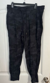 Lululemon Joggers Photo 0