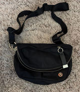 Lululemon cross body bag  Photo 0