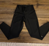 Alo Yoga Black Airlift Leggings 7/8 Size M Photo 0