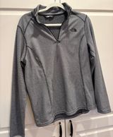 North Face Quarter Zip Photo 0