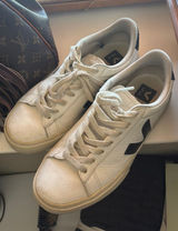 VEJA Sneakers Photo 0