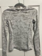 Lululemon grey camo top  Photo 0