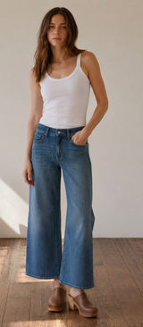 Old Navy Jeans High Rise Wow Wide Leg size 6 Boho Clean Minimalist‎ Cropped Photo 0