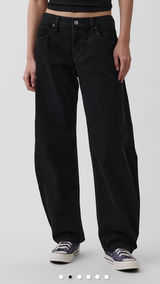 NWOT GAP Women’s Black Low Rise Barrel Jeans Photo 0