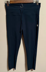 Vuori Daily Legging Navy Ink Blue Cropped- Size Medium Photo 0