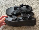 Platform Sandals Photo 0
