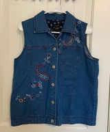 Vintage T‎ & Company women’s medium wash blue denim embroidered button up vest Photo 0