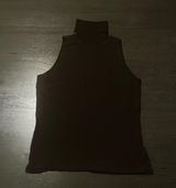 Dark brown sleeveless turtleneck Photo 0
