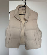 ZARA Puffer Vest Photo 0