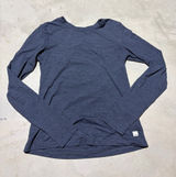 Vuori women’s long sleeve lux crew shirt medium blue Photo 0