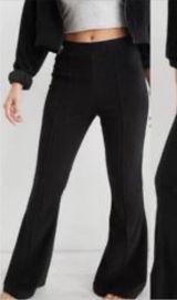 AERIE Womens Black Flare Corduroy Velvet Pant Sz XS Athletic Casual 38x 27 Comfy Photo 0