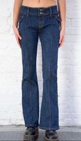 Agatha Jeans Photo 0