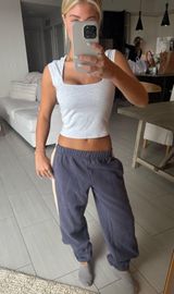 Edikted Sweatpants Photo 0