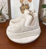 Adorable Platform Boots White Size 7.5 Photo 0