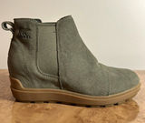 Sorel Evie II Chelsea Waterproof Suede Ankle Boots Green Women's Size 8 Photo 0