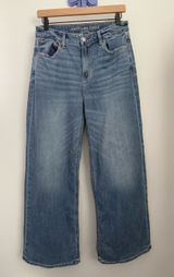 American Eagle 4 Short Super High Rise Baggy Wide Leg Jeans Light Wash Relaxed Photo 0