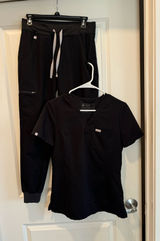 FIGS Scrubs Set Photo 0