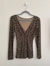 Sexy Basic Vneck Leopard Print Photo 0