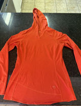 Mountain Hardwear Women's Orange Performance Hoodie Running Hiking Sz M Shirt Photo 0