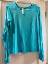 ALO Yoga Women's Long-Sleeve Crew in Bright Turquoise Never Been Worn Photo 0