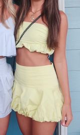 Yellow skirt set Photo 0