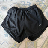 Women’s Nike shorts Photo 0