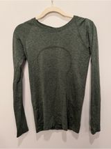 Lululemon Swiftly Tech Long Sleeve Shirt Green Heather Womens Size 6‎ Thumbholes Photo 0