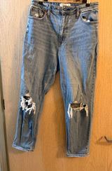 Mom Jeans Photo 0